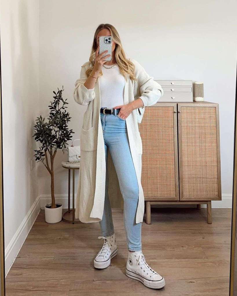 Long Cardigan with Straight-Leg Jeans