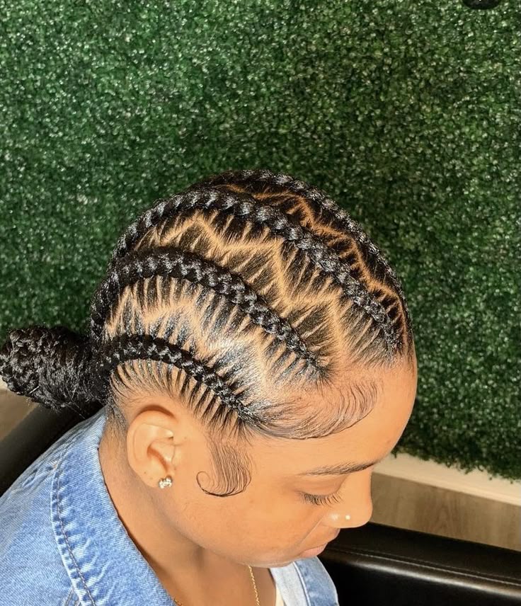 Two Layer Braids with Zigzag Parts