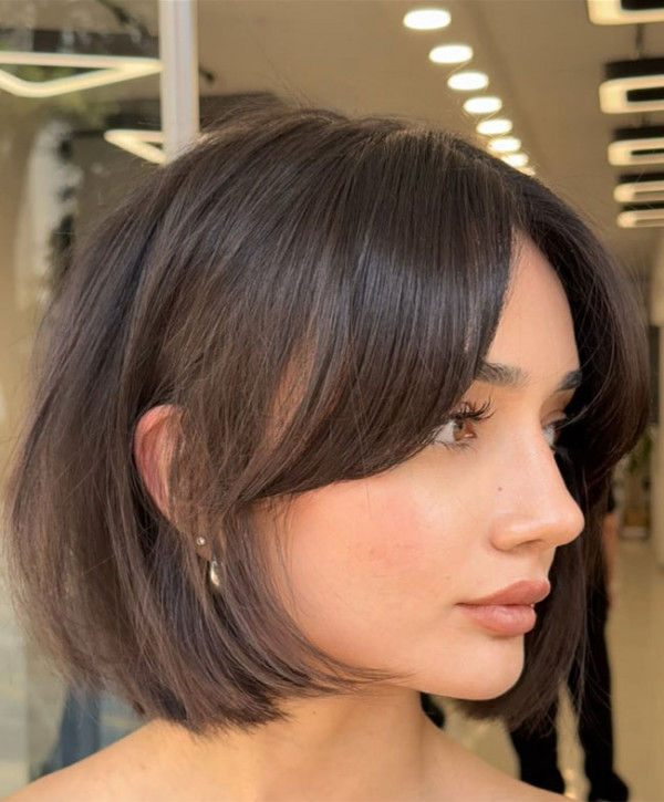 15 Short Hairstyles For Women With Long Faces
